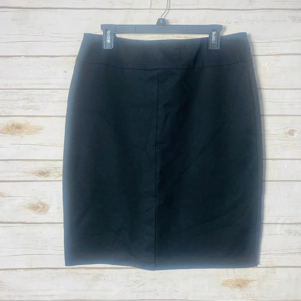 Soho Women's Pull On Black Pencil‎ Skirt with Gold Details Size L